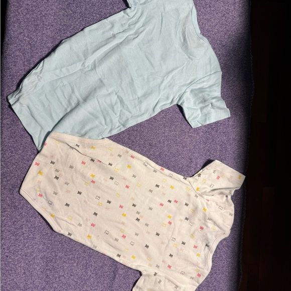 NEW Blue Teddy Graphic Baby Onesie & Pastel Patterned Baby Bodysuit - Picture 2 of 3